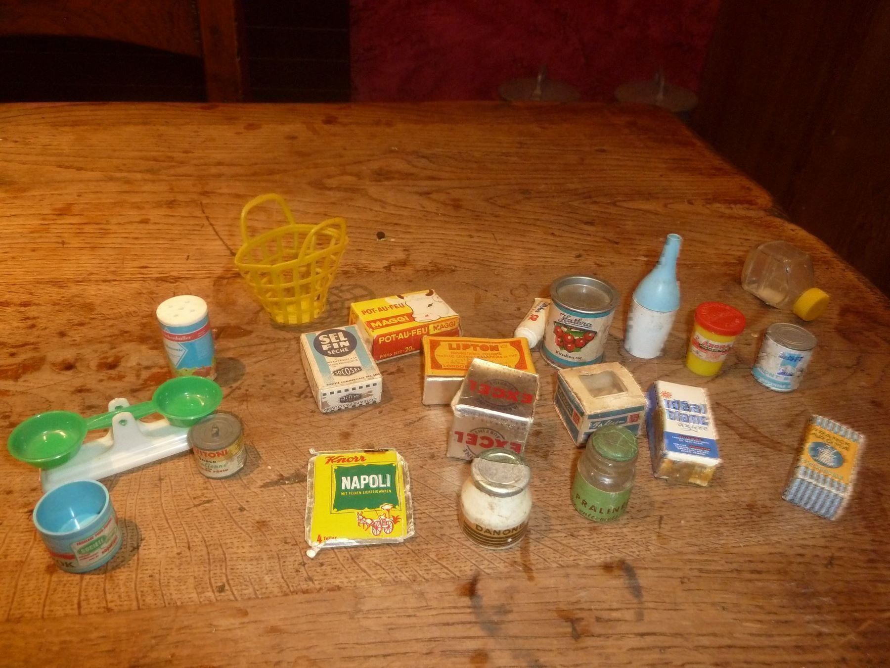 Spielzeuge: lot épicerie ancien – Gebraucht aus Lajoux JU von Briard0