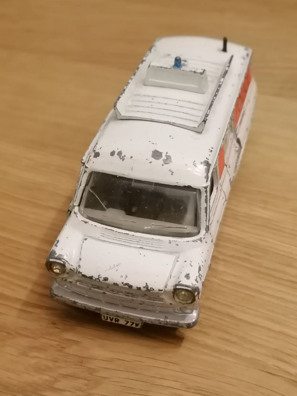 Dinky Toys Modellini d'auto: Dinky Toys - Ford Transit Van – Difettoso da Basel venduto da vintagecollector 1