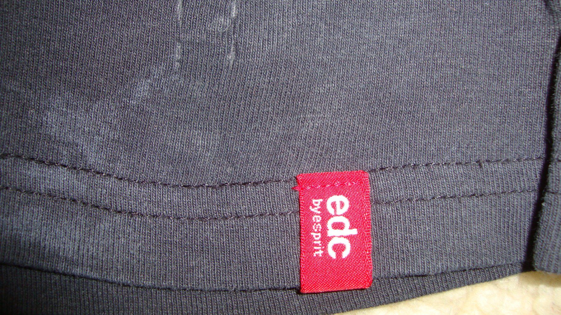 T-shirt: schwarzes Damen Shirt, Gr. M – Usato da Laufen venduto da ereli 1