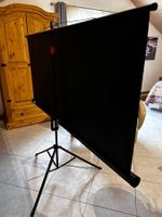 Schermo di proiezione portatile come nuovo, ideale! (52)