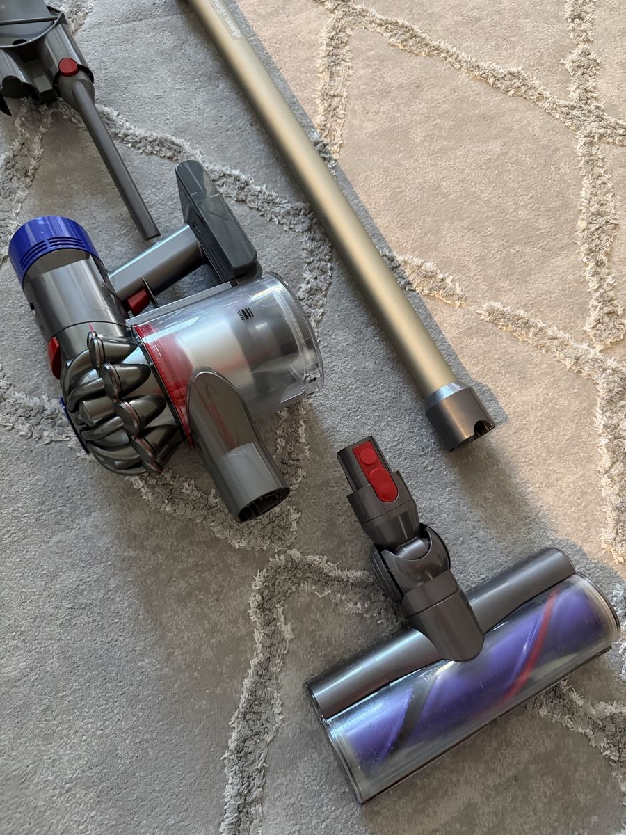 Dyson Aspirapolveri & Accessori: Dyson V8 motorhead – Usato da Meyrin venduto da SA_3006 2
