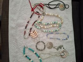 Schmuck Lot Diverse Hand und Halsketten