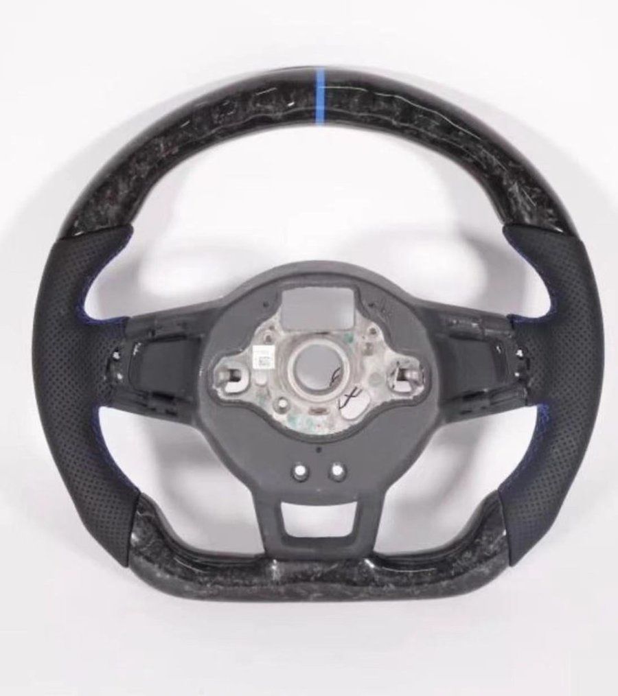 Tutti pezzi di ricambio auto: VW Golf 7/7.5 Forged Carbon Lenkrad – Nuovo e nell'imballaggio originale da Volketswil venduto da Willis_Autoteile 1