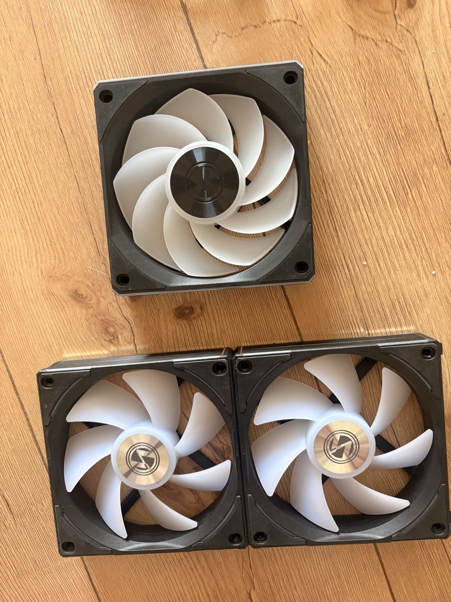 Lian Li Ventilatori: 3 fans lian li rgb – Usato da Dompierre FR venduto da PRiT_Madara 1