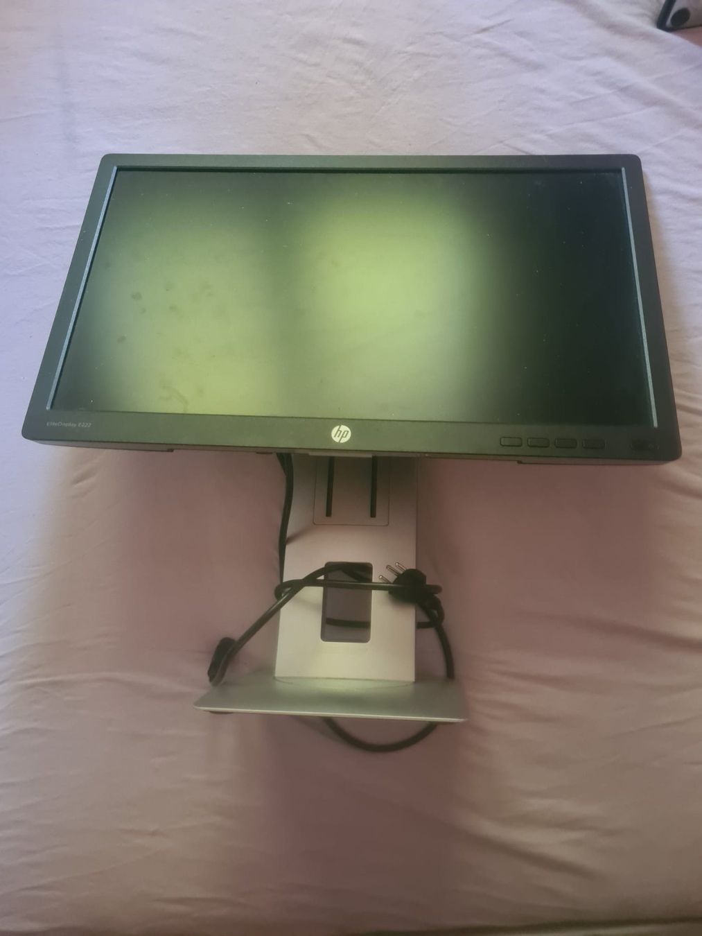 Hewlett Packard Ecrans: HP Elite Display E222 – D'occasion à Rüeggisberg par rapidu