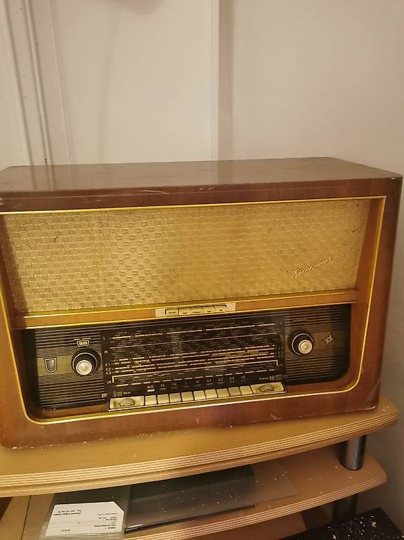 Toutes les décorations: Altes Röhrenradio – D'occasion à Abtwil AG par chr_fv7z 1