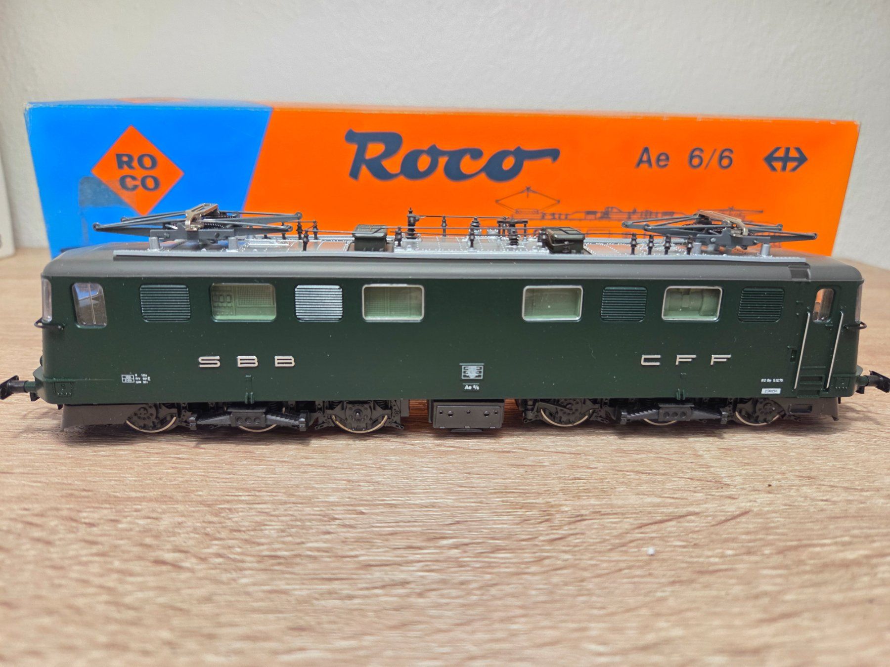 Roco Modellini di ferrovie: Roco 43535 E-Lok Ae 6/6 SBB H0 – Usato da St-Aubin-Sauges venduto da Lo_Go 1