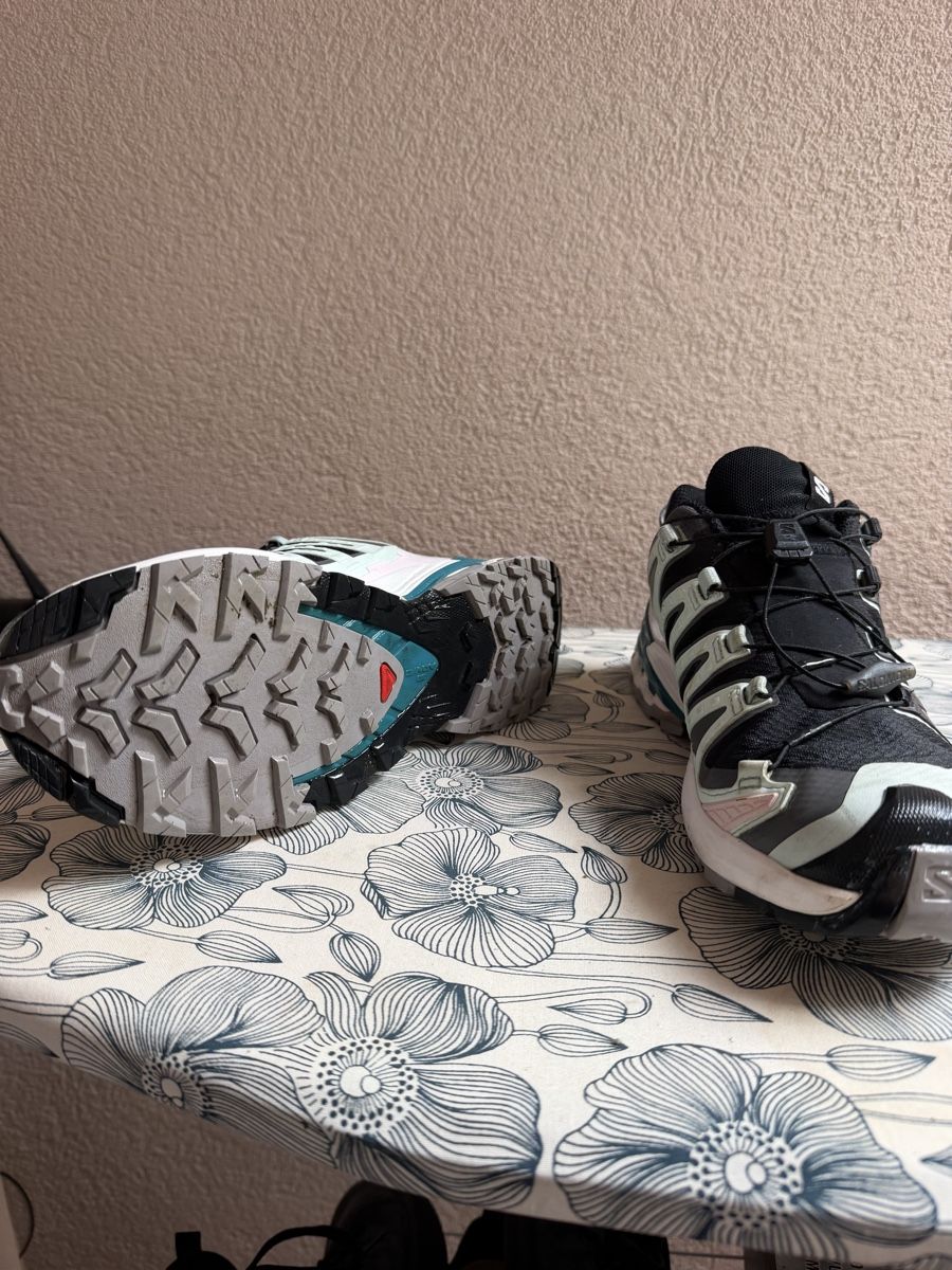 Salomon Scarpe da donna: Chaussures de randonnée Salomon  – Usato da Savagnier venduto da Pivovar2 2