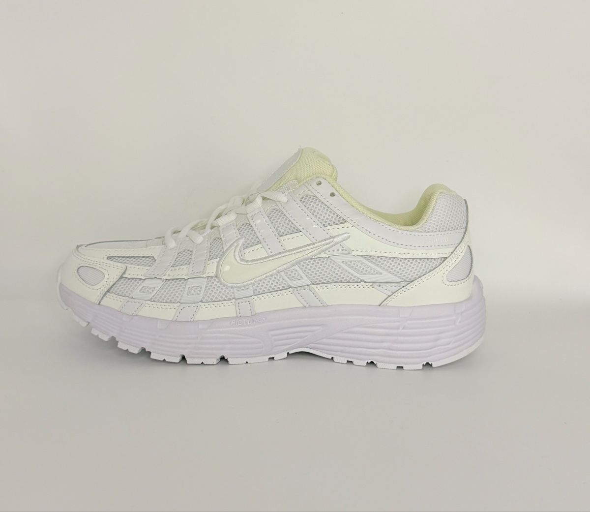 Nike Herrenschuhe: NIKE P-6000 WHITE – Neu und originalverpackt aus Oberengstringen von can_5gxb