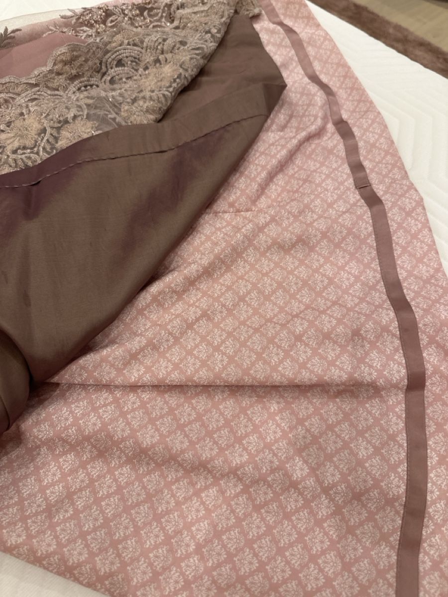Krüger Kleider: Dirndl rosa bestickt, Krüger – Gebraucht aus Vaduz von berginz 3