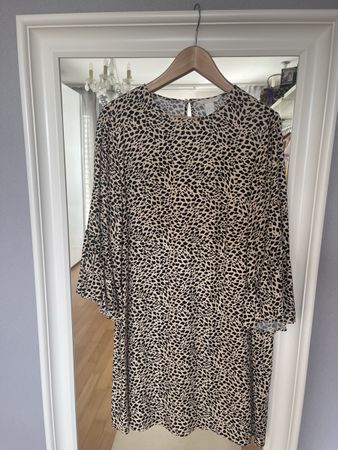 Schönes H&M Kleid mit Leopardenmuster, Grösse L