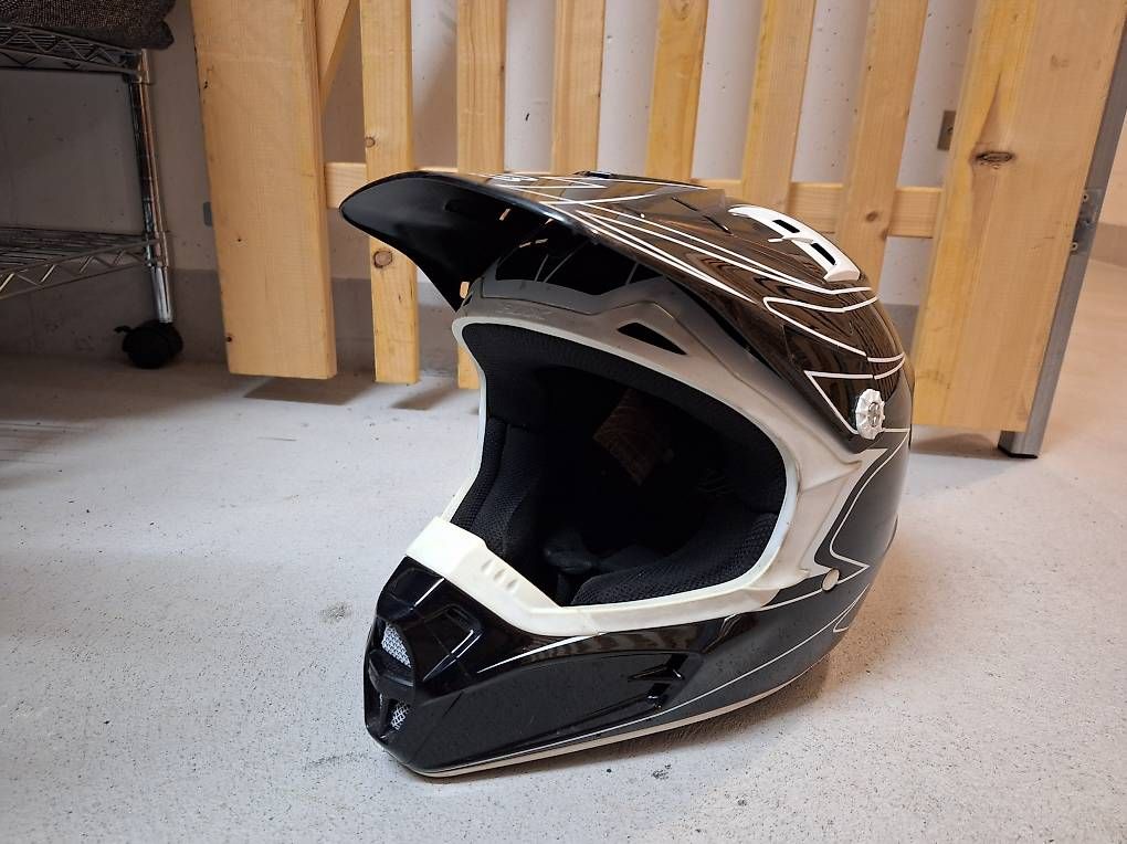 Giacche: Motorradbekleidung komplett – Usato da Unterägeri venduto da maurinbeeli 3