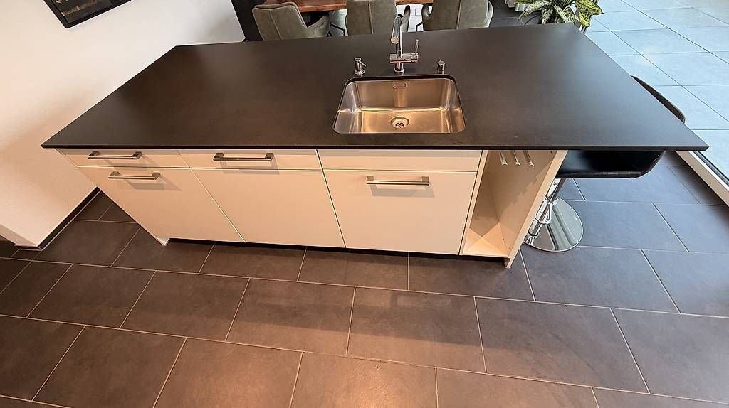 Komplettküchen: Küche komplett - Schweizer Küchenbauer – Gebraucht aus Bremgarten AG von bbu_vsg9 4