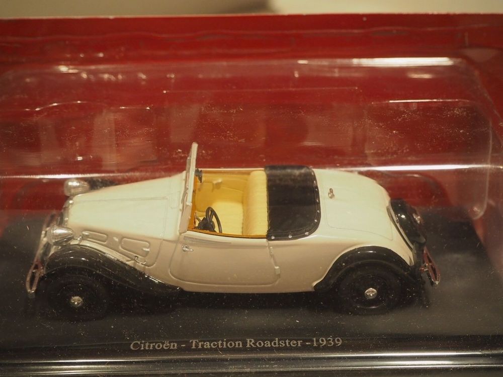 Modèle Réduit Citroën Traction Roadster 1939 - 1:43 Par Universal Hobbies - Neuf