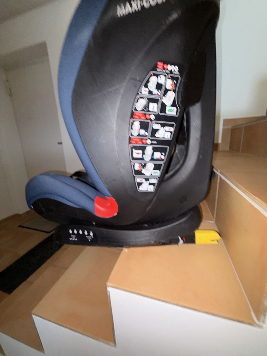 Maxi-Cosi Sièges auto: Maxi Cosi Kindersitz mit Isofix – D'occasion à Biel-Benken BL par Sunshine_222 1