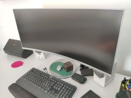 34" CF791 Curved Widescreen Monitor