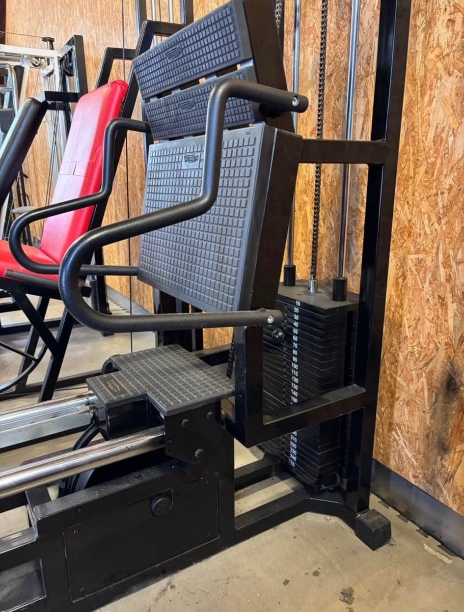 Technogym Vélos d'appartement: Technogym Beinpresse – D'occasion à Thunstetten par noobody 1