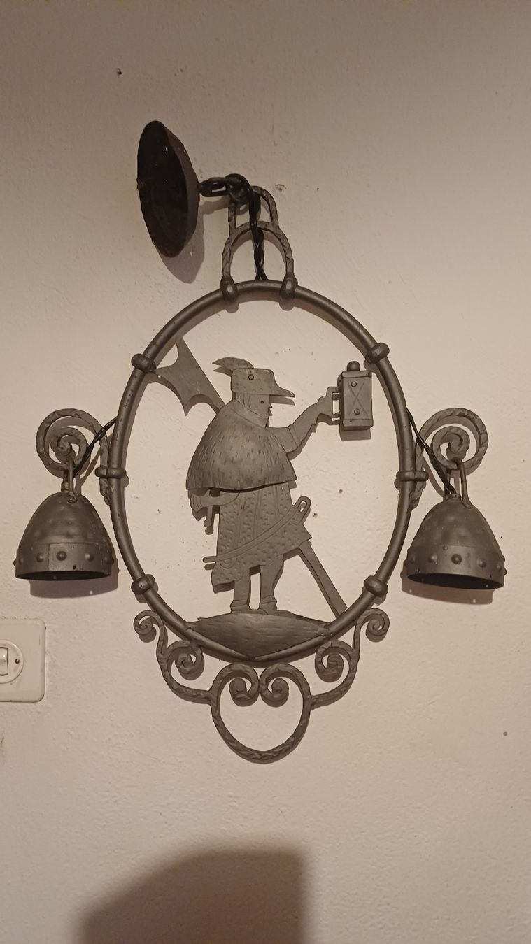 Lampade: Antike geschmiedete Lampe – Usato da Flawil venduto da Naphtali