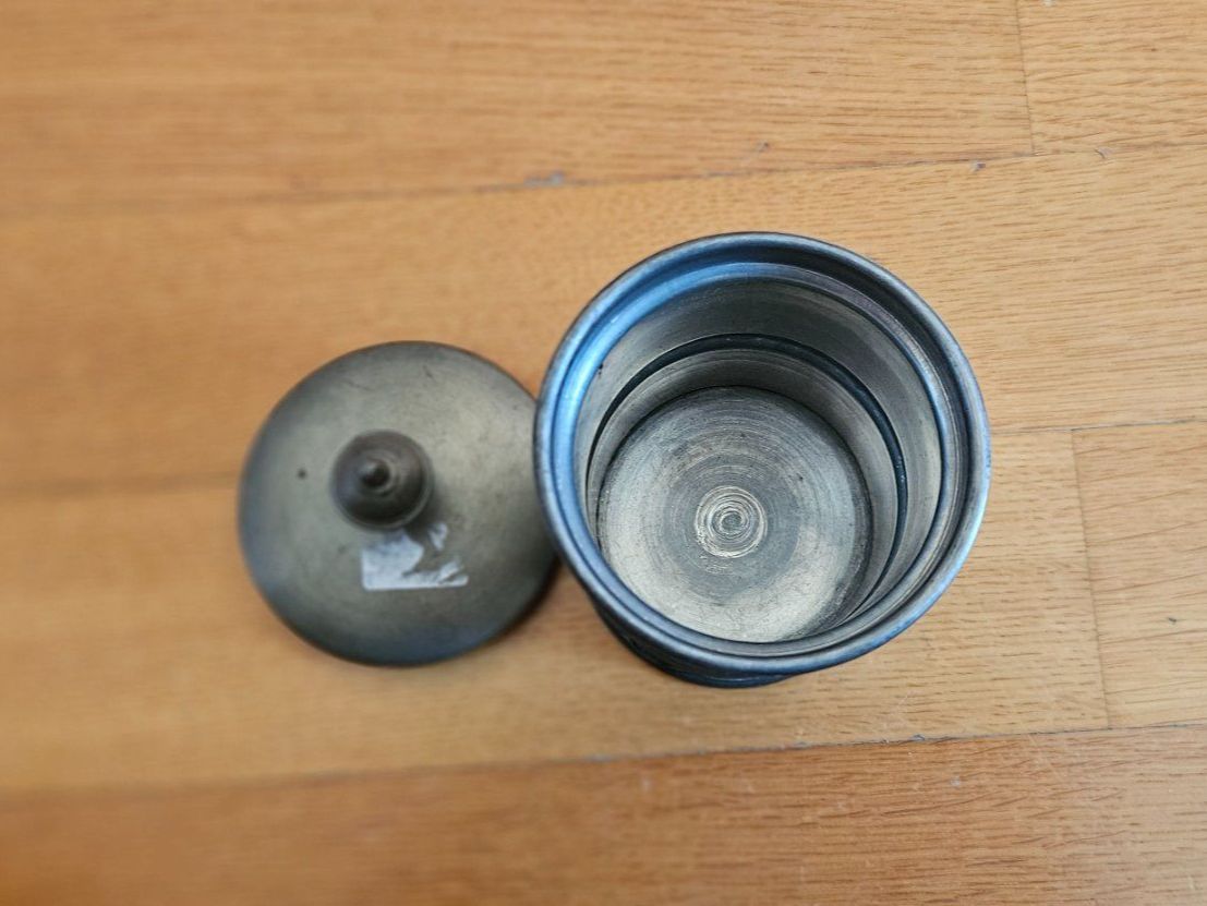 Set di piatti: Zinn Dose mit Deckel – Usato da Lenk im Simmental venduto da oli66661 2