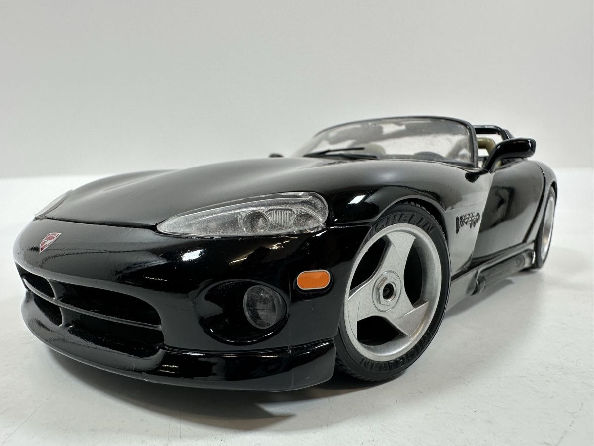 Bburago Modellini d'auto: Dodge Viper RT/10 1:18, schwarz, BBURAGO – Usato da Zofingen venduto da rf9_x2xt 8