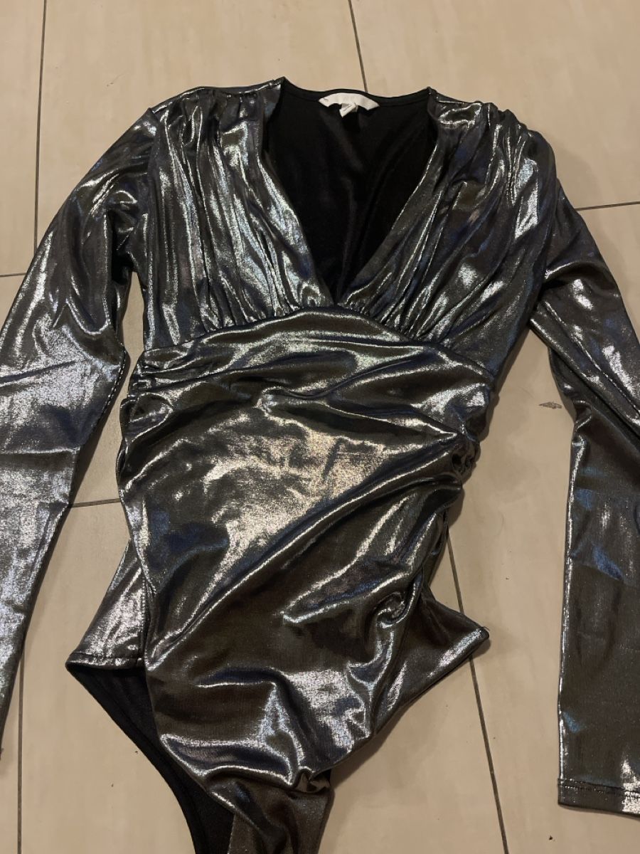 H&M Tops: body argenté H&M – Neu (gemäss Beschreibung) aus Icogne von Molfo