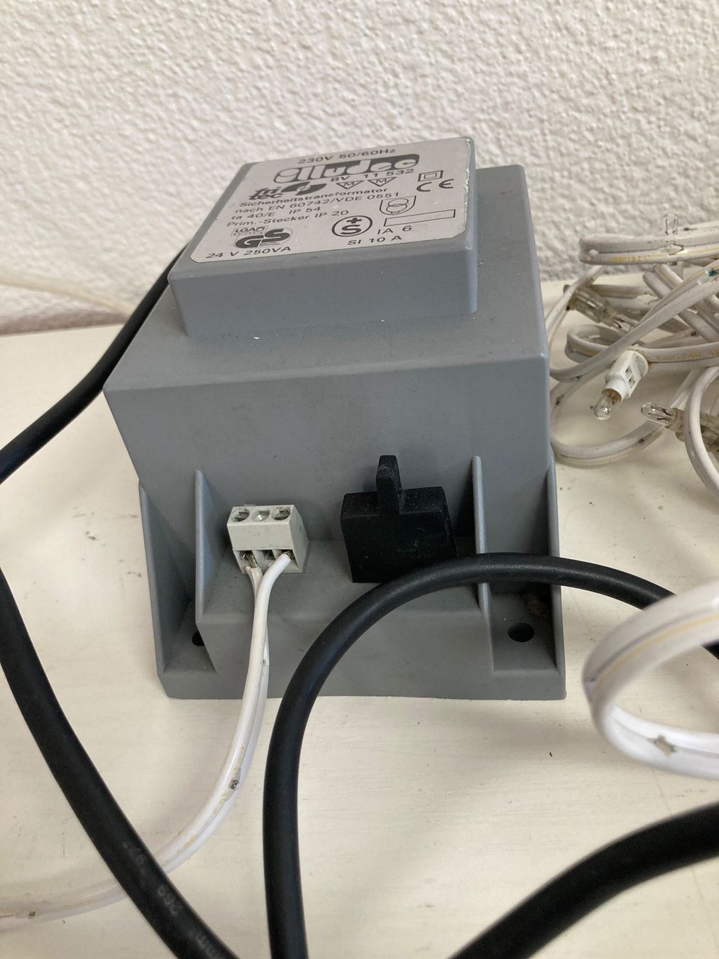 Elektronikbauteile: Olludec Trafo BV 11 532, 24V -... – Gebraucht aus Fehraltorf von Vorhang 1