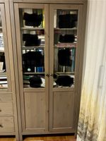 IKEA Hemnes Vitrinenschrank Holz braun mit Gebrauchsspur