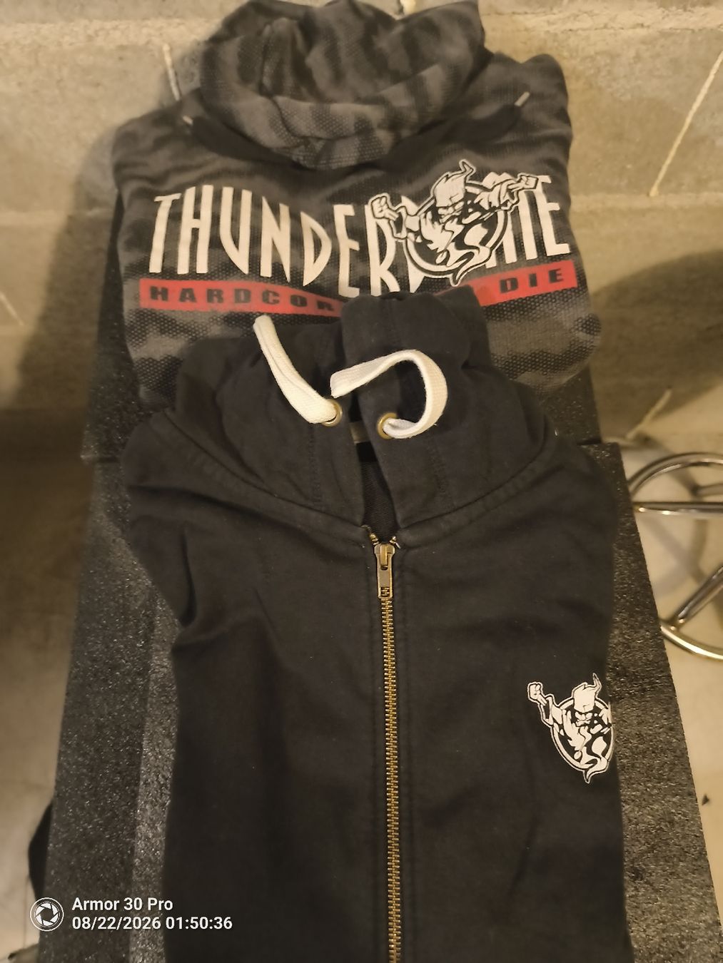 Pullover & Sweatshirts: Thunderdome Lot collector – Neu (gemäss Beschreibung) aus La Roche FR von zan_29yx
