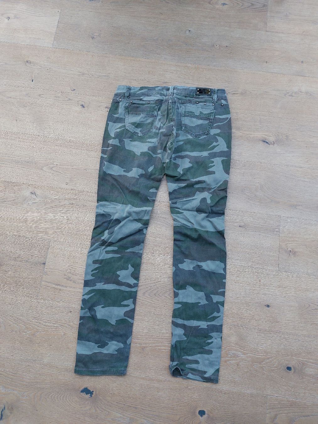 Hosen: Coole Tarnhose / Militärhose, Gr. 40 – Gebraucht aus Abtwil SG von brigittep 1