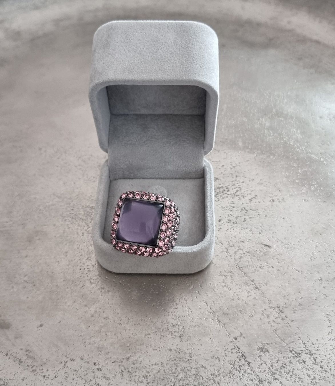 Anelli: Ring Swarovski violett,t-rosa,Amethyst – Nuovo e nell'imballaggio originale da Frauenfeld venduto da Bleeddragon 1