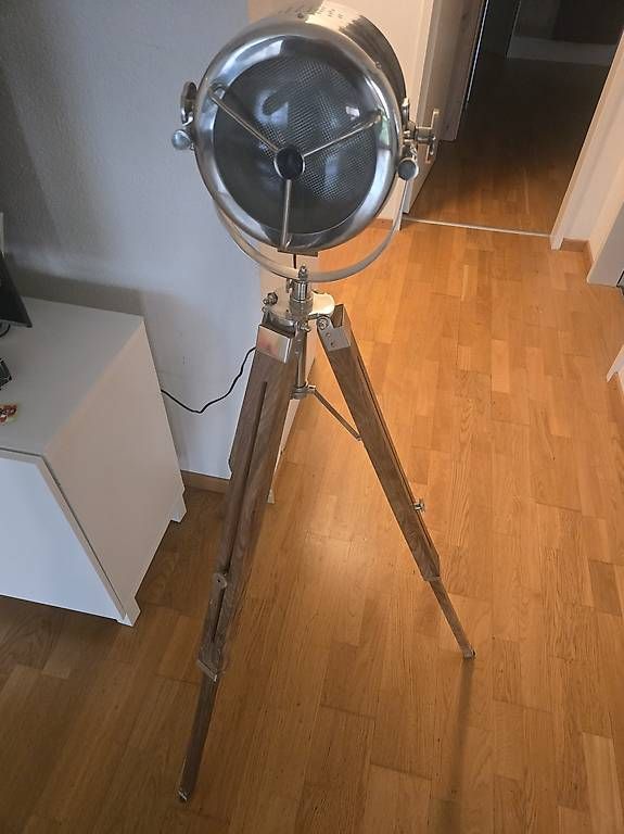 Lampade: Stehlampe – Usato da Herzogenbuchsee venduto da Dafisa 1