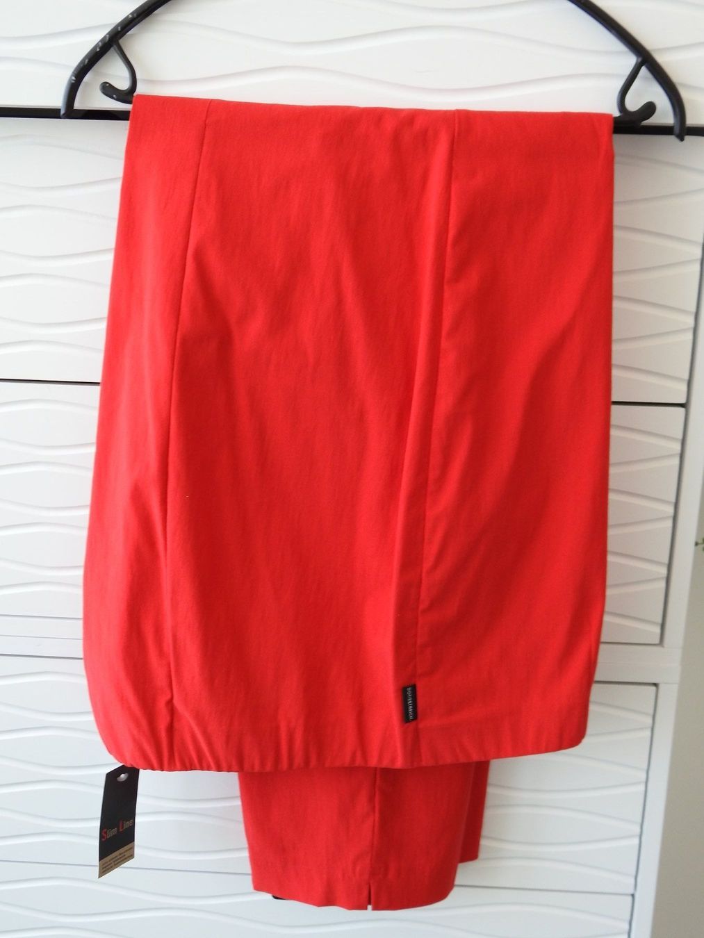Pantaloni: Rote Damenhose Grösse 52, Stretch, Viscose - NEU – Nuovo e nell'imballaggio originale da Zürich venduto da Piki7 1