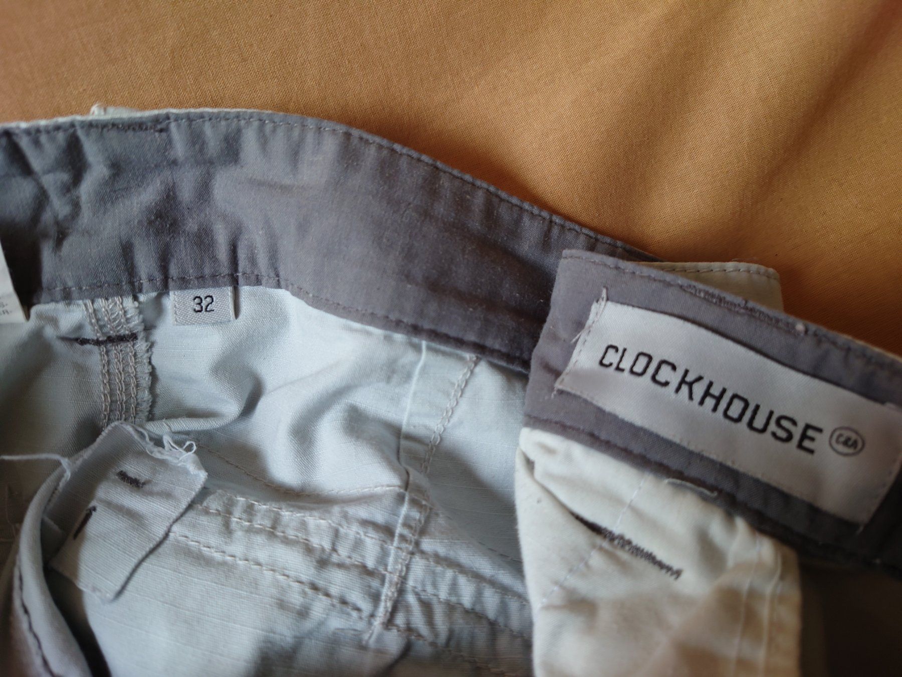Hosen: Short blanc 3/4 Clockhouse L – Gebraucht aus Bévilard von Thenightes 3
