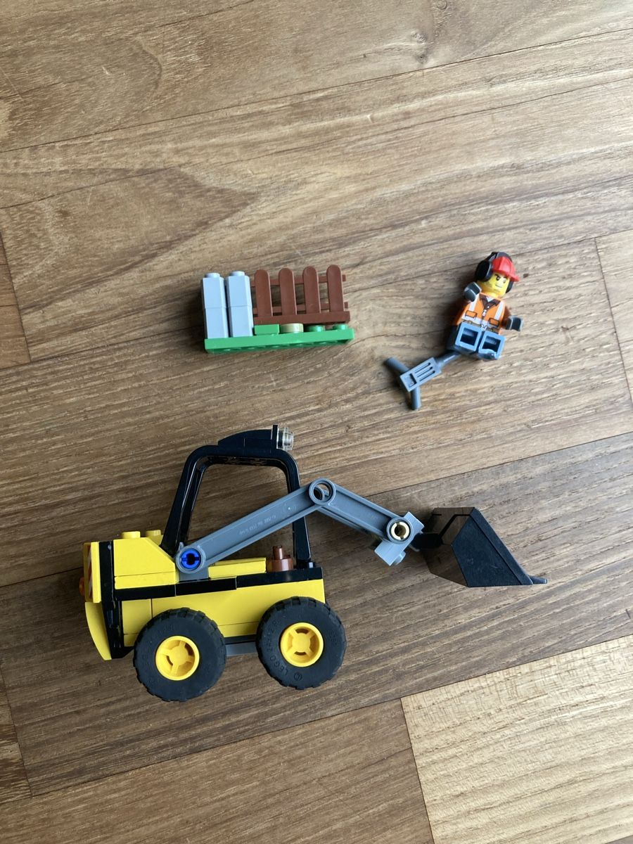 Lego Giocattoli: Frontlader 60219, LEGO City – Usato da Luzern venduto da Aldabema 1