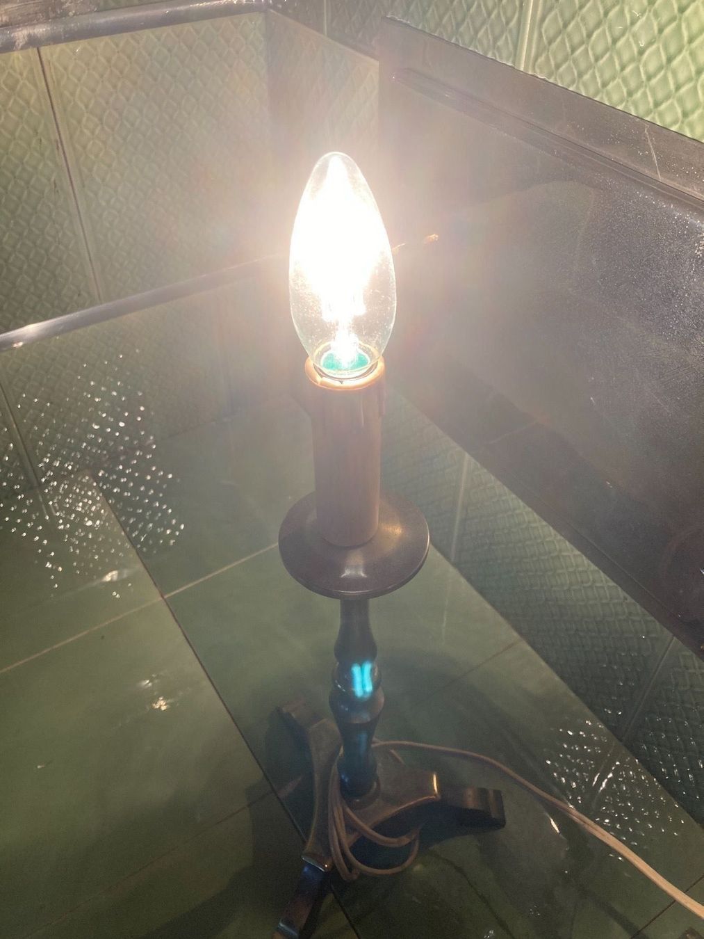 Lampen: Tischlampen, Nachttischlampen 2 Stk. – Gebraucht aus Neftenbach von 889095 2