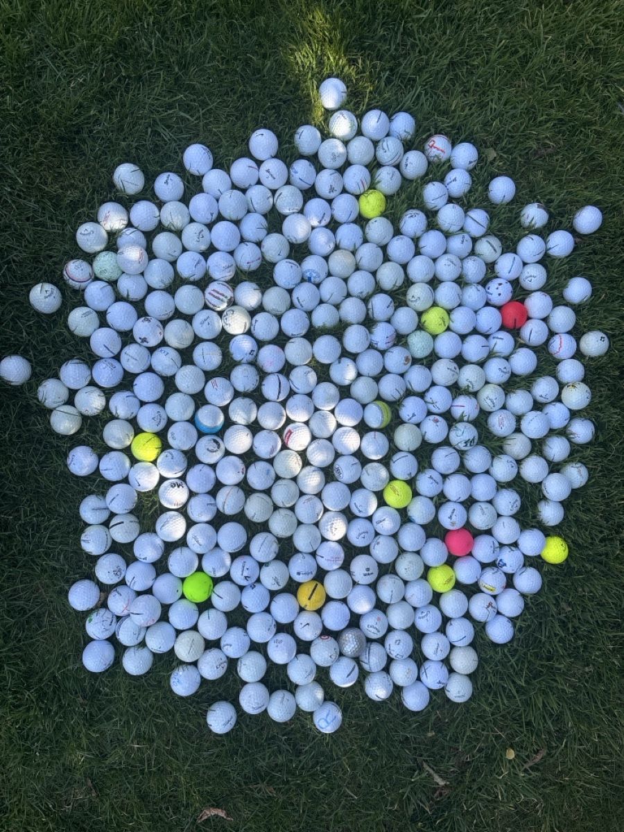 Ballons: Rund 310 Gebrauchte Golfbälle – D'occasion à Hüttikon par sgt79