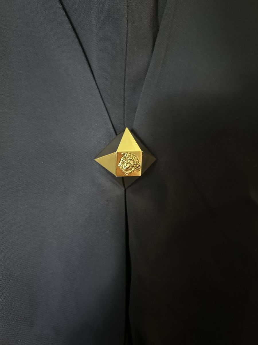 Versace Vestiti: Gianni Versace   ärmelloses Vintage-Etui- oder Shiftkleid – Nuovo (secondo la descrizione) da Zürich venduto da ori_9dcy 3