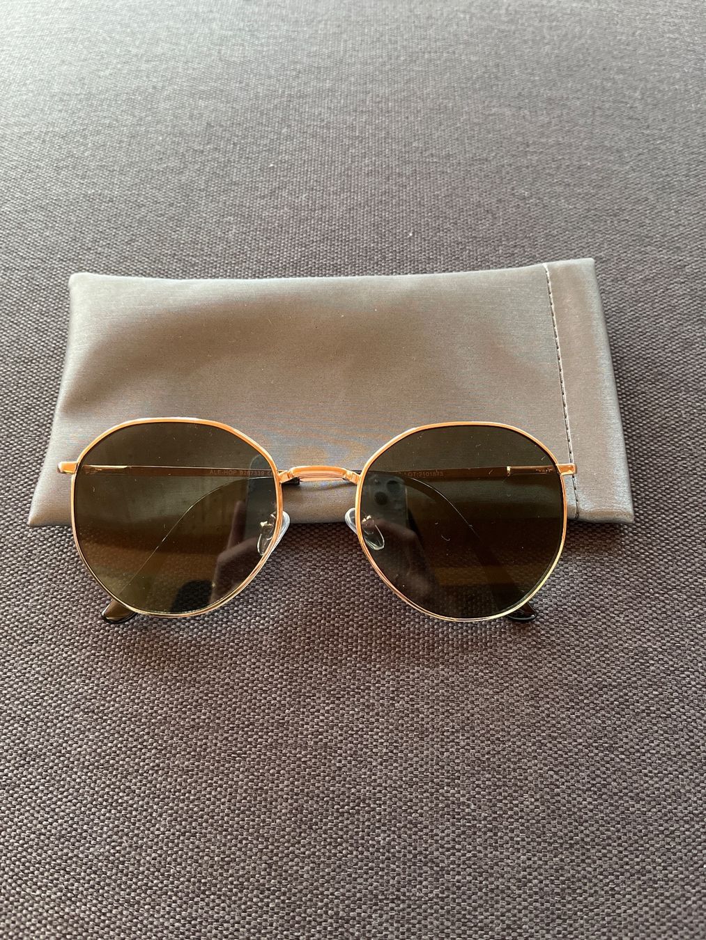Occhiali & Lenti: Lunettes de soleil rose gold – Usato da Le Locle venduto da Ophelhugy
