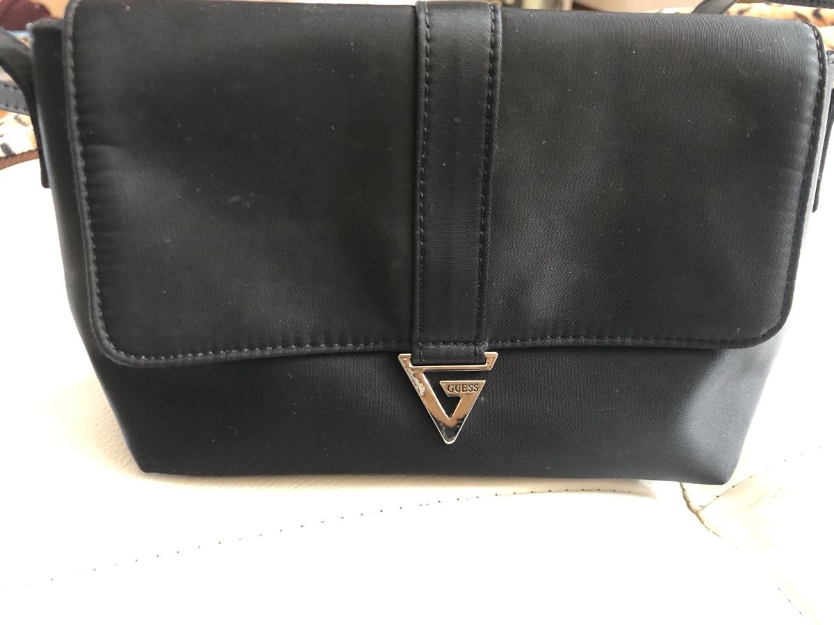 Guess Sacs femmes: Guess – D'occasion à PUlly par mum_22vds