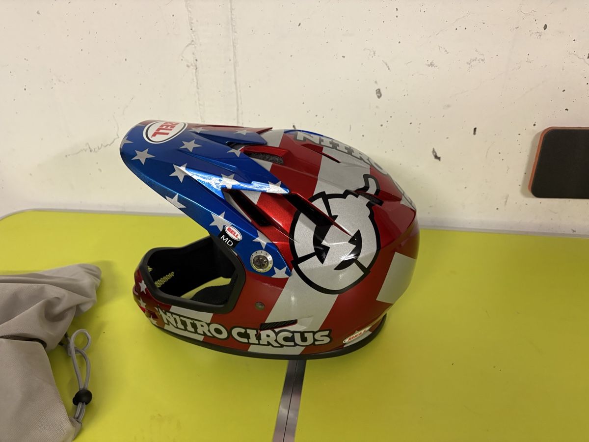 Bell Helme: Casque integrale VTT Bell USA – Gebraucht aus Villarimboud von hampton2012 2
