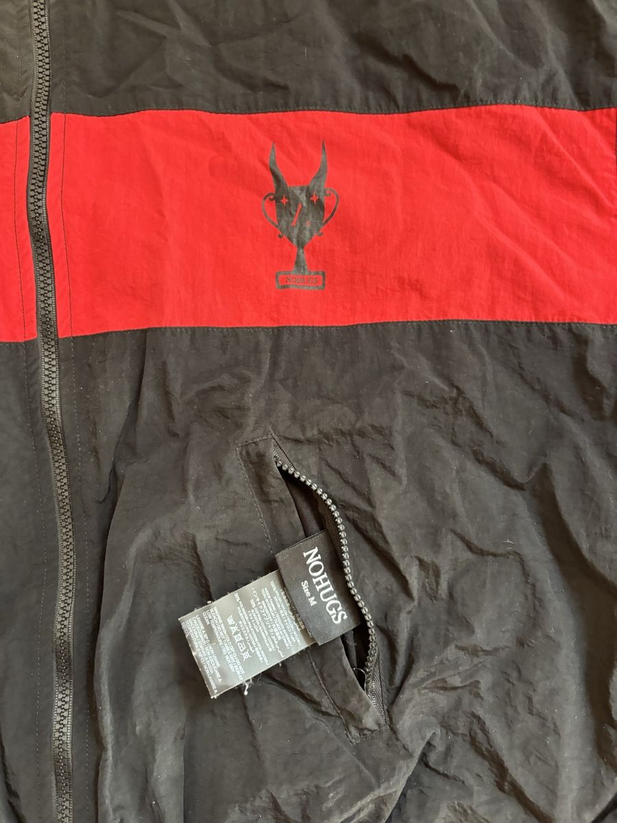 Giacche: Nohugs Jacke, Grösse M, Schwarz/Rot – Usato da Kehrsatz venduto da lea_sk9s 2