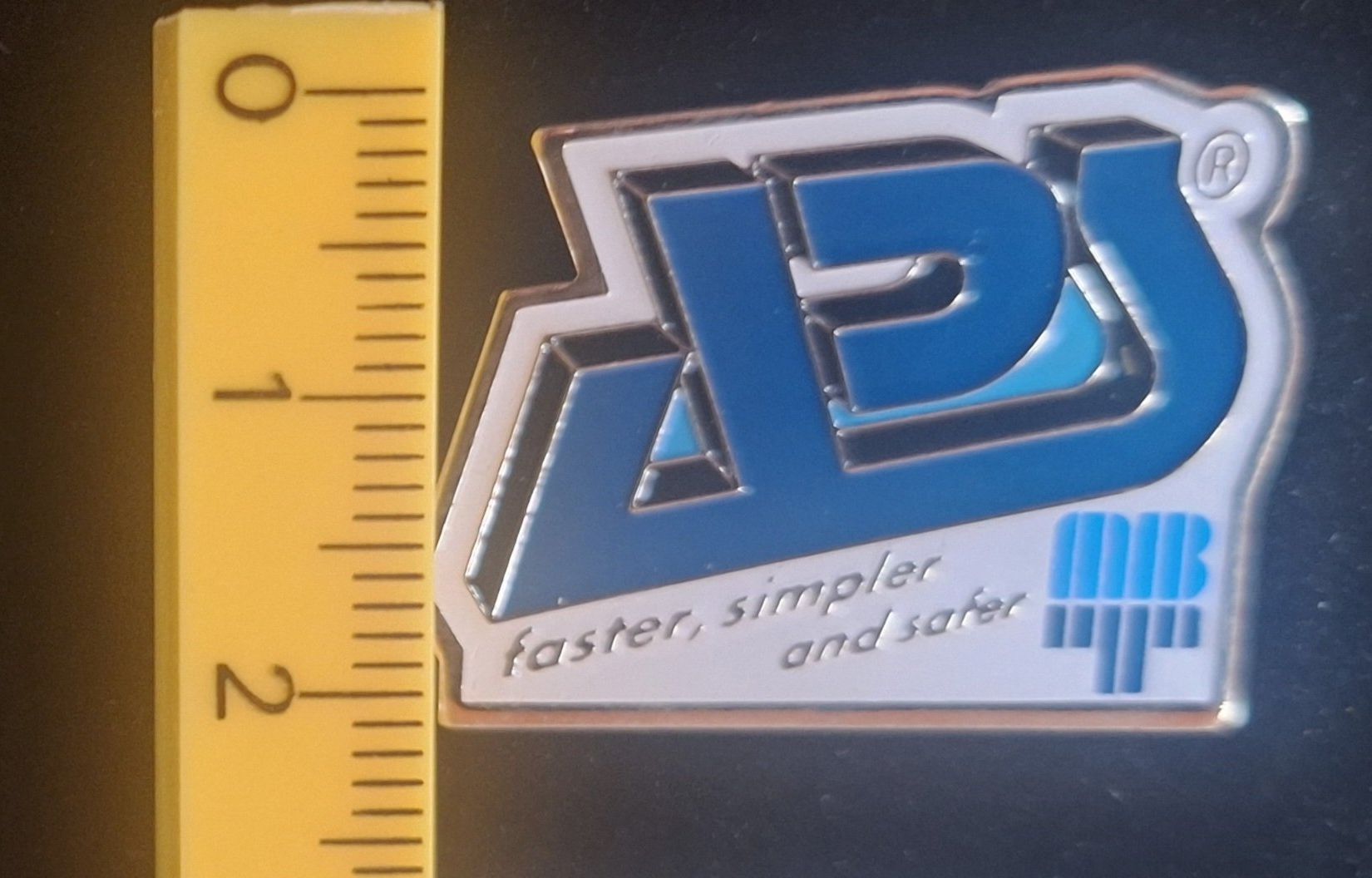 Plaketten & Abzeichen: Pin APS faster simpler and safer – Gebraucht aus Zug von Sdoerfli