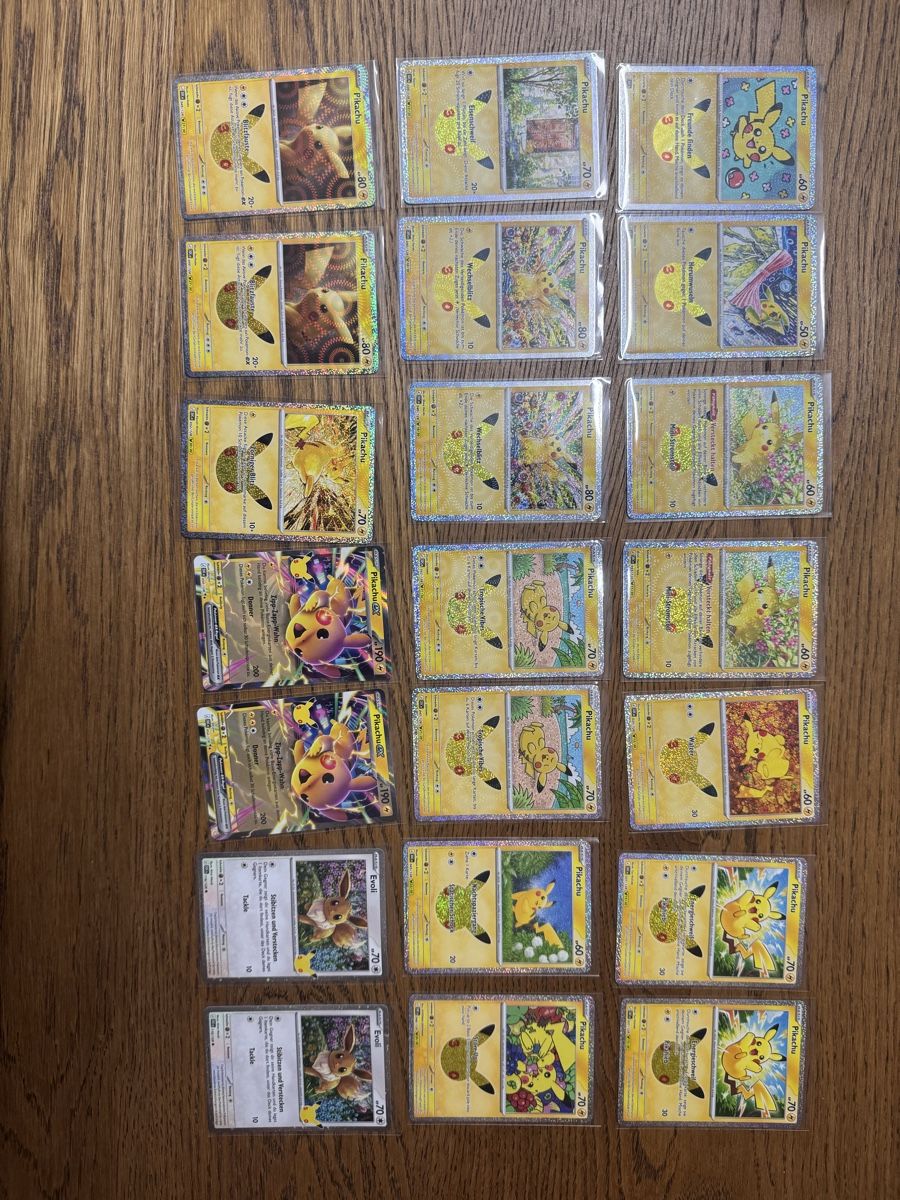 Pokémon Sammelbilder & Trading cards: Pokemon Karten Pikachu Set 30th   – Neu (gemäss Beschreibung) aus Lufingen von Robert121