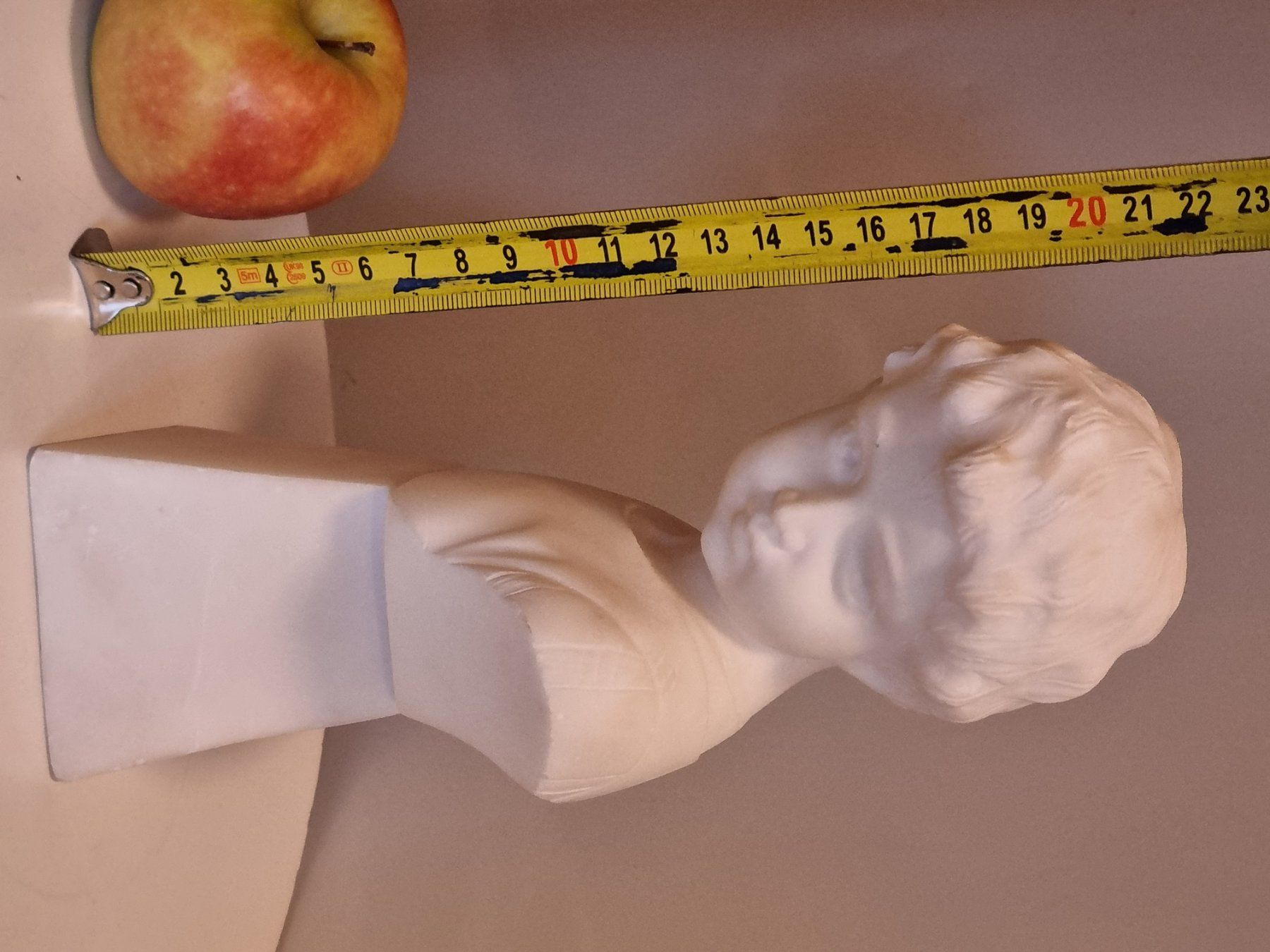 Sculptures & Statues: Signierte Alabaster-Kinderbüste – D'occasion à Scharnachtal par devin03 7