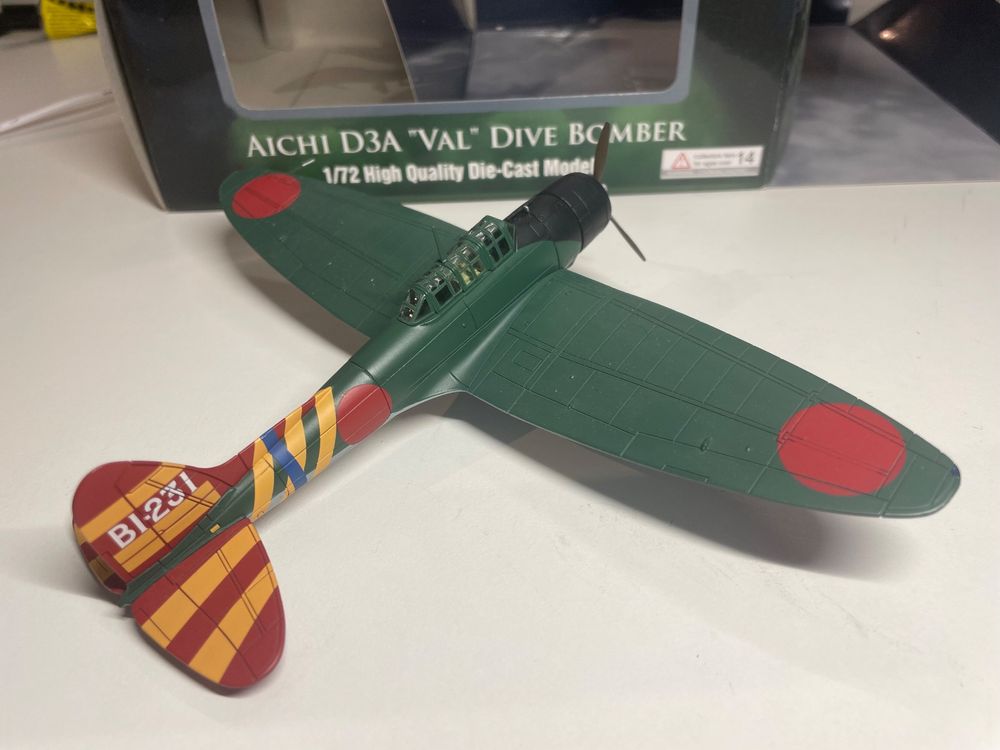 Aichi D3A Val Flugzeugträger Soryu 1942 Metall 1/72 (Gebraucht) in ...