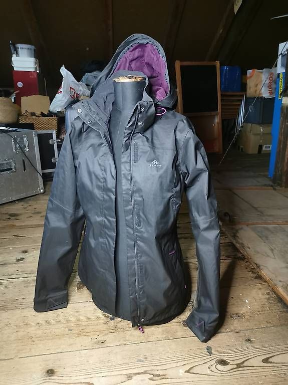 Vestes: Regenjacke Neuwertig  – D'occasion à Zürich par Cyi_paint