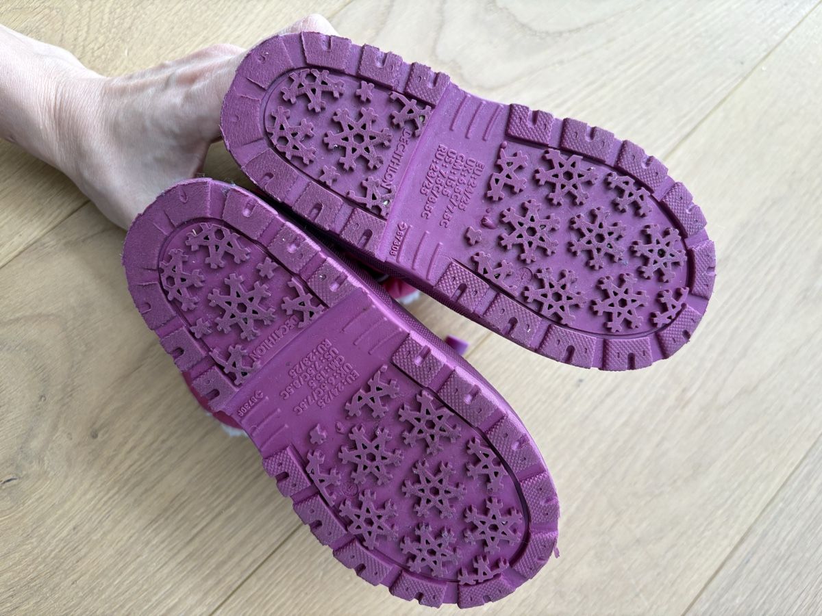 Decathlon Scarpe per ragazze: Winter Boots Decathlon Mädchen Grösse 24/25 – Usato da Gebenstorf venduto da Sandra01031 3