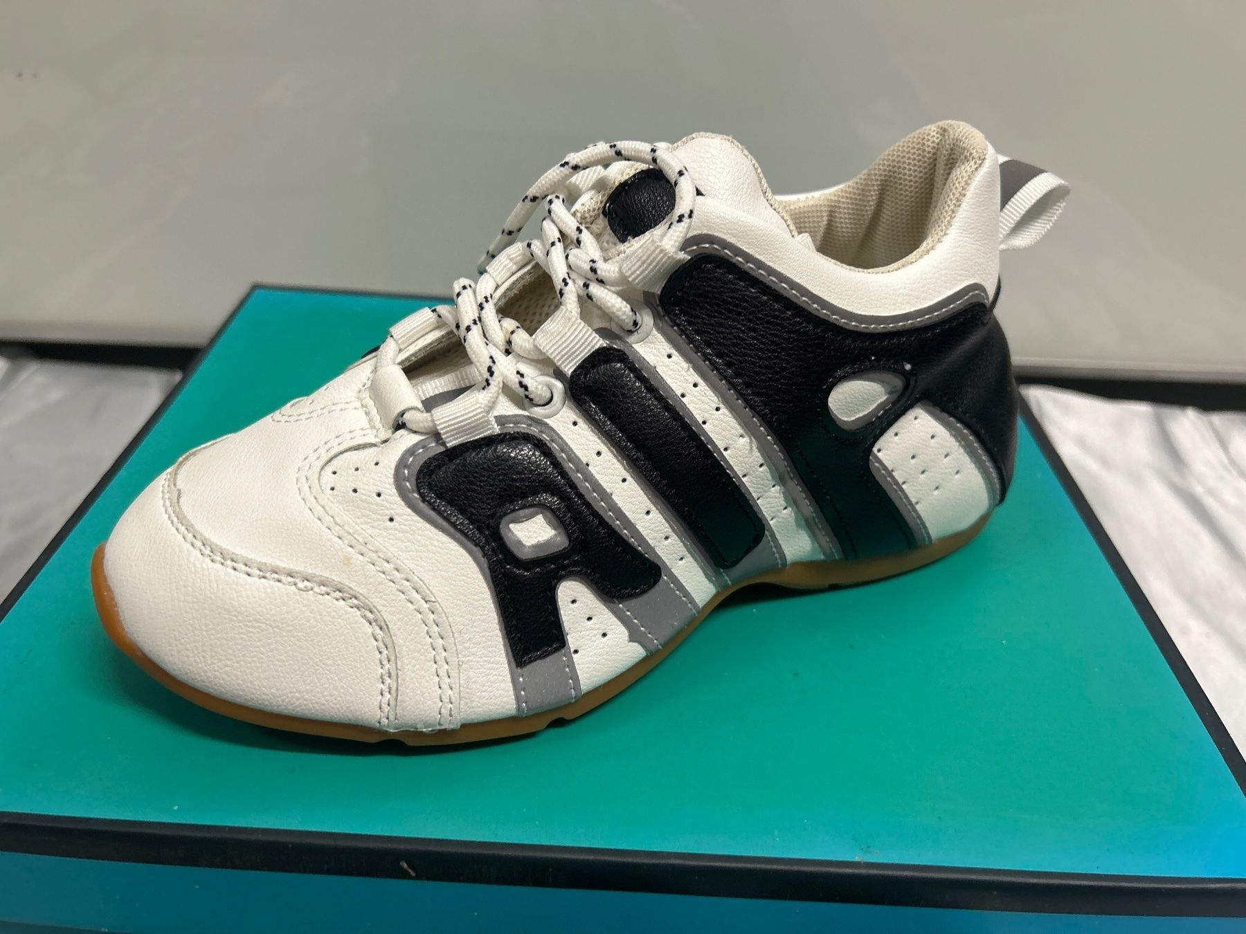 Scarpe per ragazze: Sneakers Gr 35 Neu – Nuovo e nell'imballaggio originale da Regensdorf venduto da Spyke55 1