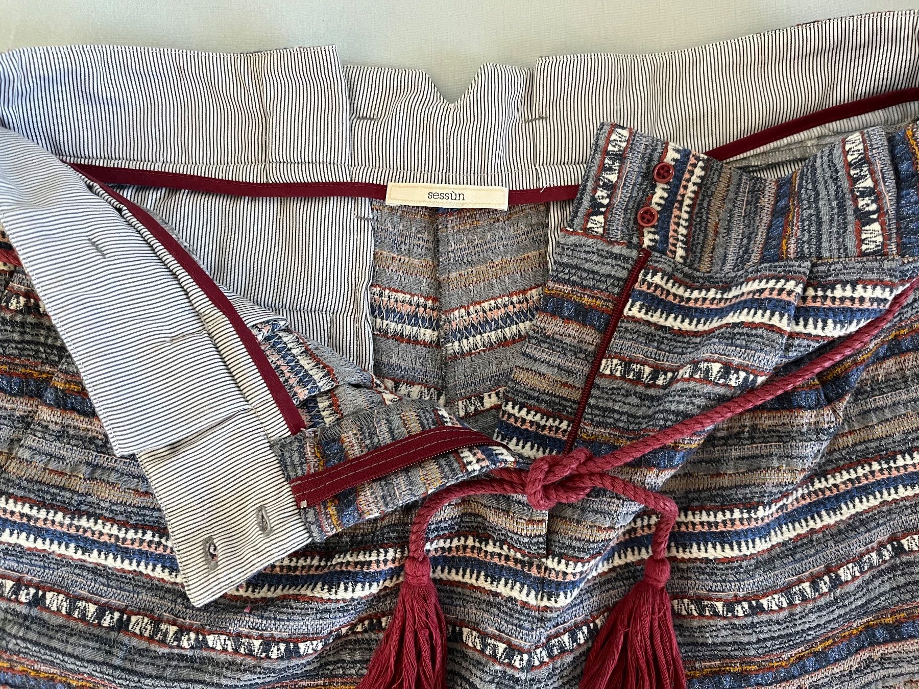 Sessun Pantaloni: Short sessùn Itaca taille 40 – Usato da Le Crêt-p-Semsales venduto da staglione69 3