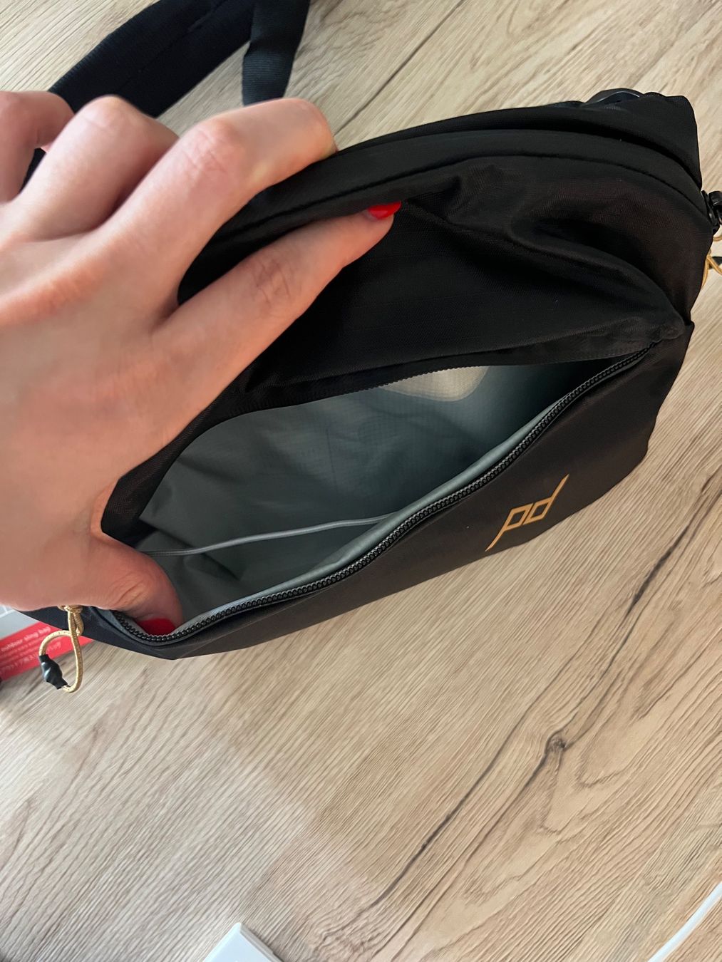 Peak Design Altro in  Abbigliamento & Accessori: Peak Design Outdoor Sling 4L Black – Nuovo e nell'imballaggio originale da Aarau venduto da BuddySwiss 2